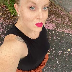 Meet your Posher, Nicole